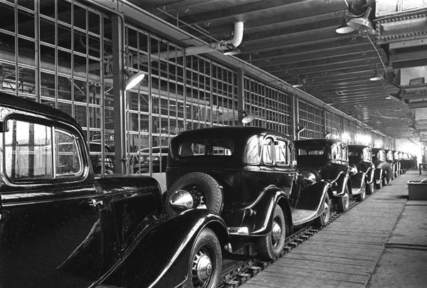 Russia's Largest Car Manufacturer Celebrates 85 Years of Service Russia's Largest Car Manufacturer Celebrates 85 Years of Service - Sputnik International