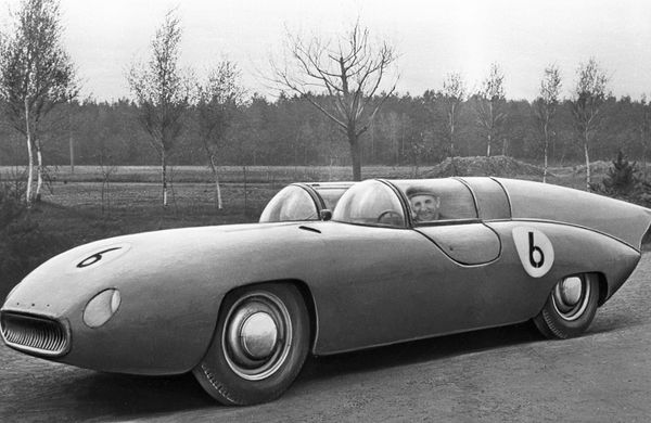 Russia's Largest Car Manufacturer Celebrates 85 Years of Service Russia's Largest Car Manufacturer Celebrates 85 Years of Service - Sputnik International
