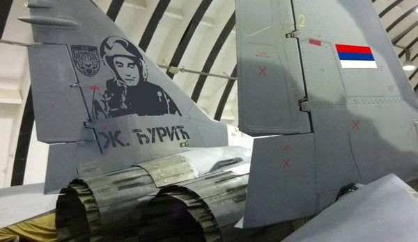 Russian MIGs with Serbian pilots painted on them  - Sputnik International