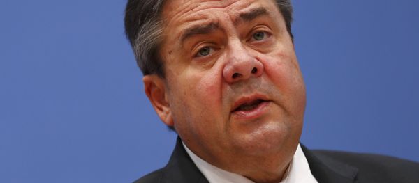 German Economy Minister Sigmar Gabriel addresses a news conference in Berlin Germany, December 19, 2016 - Sputnik International