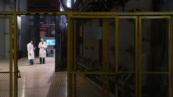 Accelerator hall at the high-energy physics laboratory of the Joint Institute for Nuclear Research in Dubna - Sputnik International