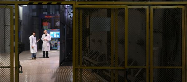 Accelerator hall at the high-energy physics laboratory of the Joint Institute for Nuclear Research in Dubna Accelerator hall at the high-energy physics laboratory of the Joint Institute for Nuclear Research in Dubna - Sputnik International