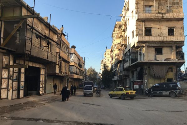 Residents in al-Midan neighborhood in Syria's Aleppo Residents in al-Midan neighborhood in Syria's Aleppo - Sputnik International
