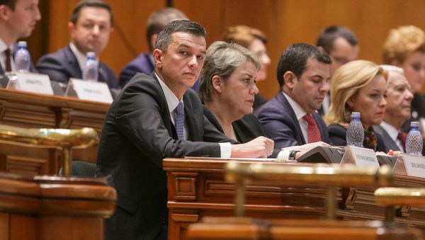 Sorin Grindeanu, Romania's designated Prime Minister, looks towards press representatives in the Romanian Parliament, in Bucharest, Romania, January 4, 2017 - Sputnik International