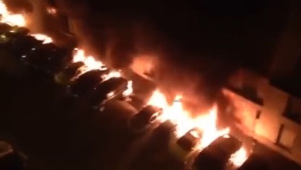 Cars set ablaze in France, New Year's Eve 2016 - Sputnik International