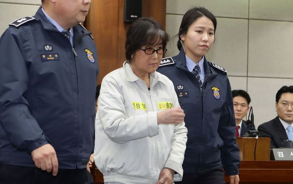 Choi Soon-sil, the woman at the centre of the South Korean political scandal and long-time friend of President Park Geun-hye, appears for her first trial at the Seoul Central District Court on January 5, 2017 in Seoul, South Korea Choi Soon-sil, the woman at the centre of the South Korean political scandal and long-time friend of President Park Geun-hye, appears for her first trial at the Seoul Central District Court on January 5, 2017 in Seoul, South Korea - Sputnik International