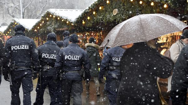 Police patrols on December 20, 2016 a Christmas market in Vienna, the day after a terror attack in Berlin's Christmas market Police patrols on December 20, 2016 a Christmas market in Vienna, the day after a terror attack in Berlin's Christmas market - Sputnik International