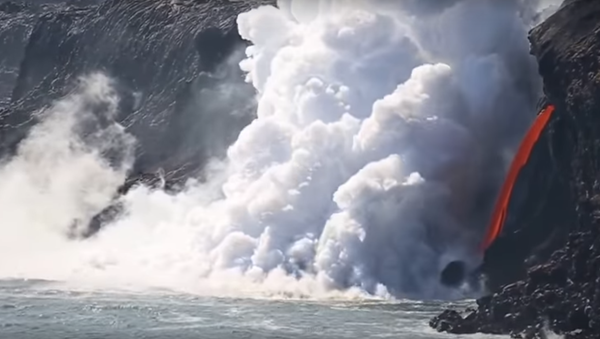 It’s Getting Hot, Hot, Hot: Lava Spews Into Ocean - Sputnik International
