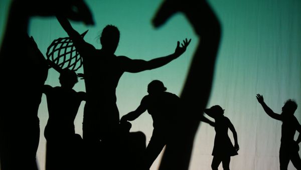 Perfomance of the American shadow circus Pilobolus Perfomance of the American shadow circus Pilobolus - Sputnik International
