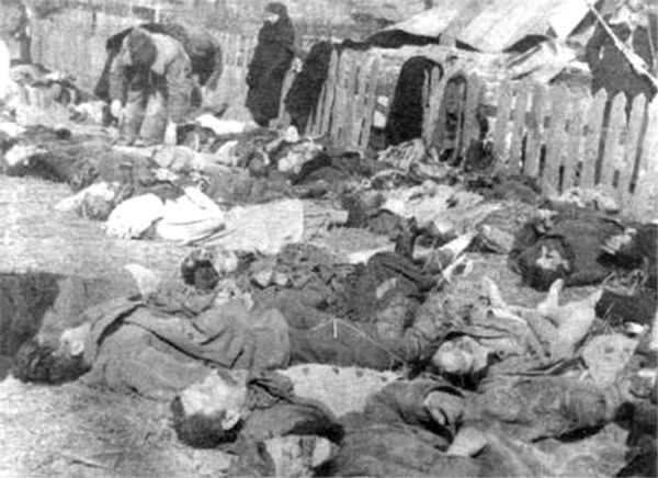 Polish civilian victims of March 26, 1943 massacre committed by Ukrainian Insurgent Army (UPA) in the village of Lipniki Polish civilian victims of March 26, 1943 massacre committed by Ukrainian Insurgent Army (UPA) in the village of Lipniki - Sputnik International