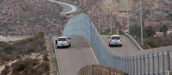 Border Patrol agents patrol the United States-Mexico Border wall during Opening the Door Of Hope/Abriendo La Puerta De La Esparana at Friendship Park in San Ysidro, California on Saturday, November 19, 2016 Border Patrol agents patrol the United States-Mexico Border wall during Opening the Door Of Hope/Abriendo La Puerta De La Esparana at Friendship Park in San Ysidro, California on Saturday, November 19, 2016 - Sputnik International