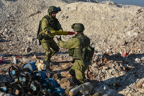 Military engineers of the Russian Army's international counter-mine center continue the demining operation in eastern Aleppo, Syria Military engineers of the Russian Army's international counter-mine center continue the demining operation in eastern Aleppo, Syria - Sputnik International