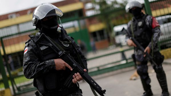 Soldiers of the military police are seen during a security operation outside of Puraquequara prison in Manaus after some prisoners were relocated following a deadly revolt, January 5, 2017 - Sputnik International
