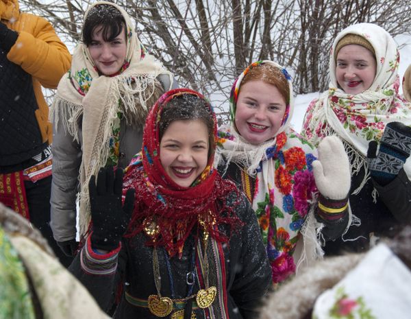Pray, Sing Carols and Tell Fortunes: How Russia Celebrate Christmas Pray, Sing Carols and Tell Fortunes: How Russia Celebrate Christmas - Sputnik International