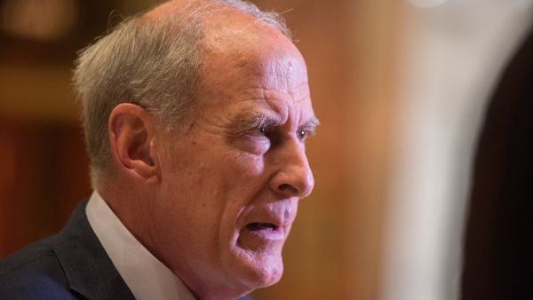 US Senator Dan Coats speaking to the media in the lobby of Trump Tower, in New York. (File) - Sputnik International