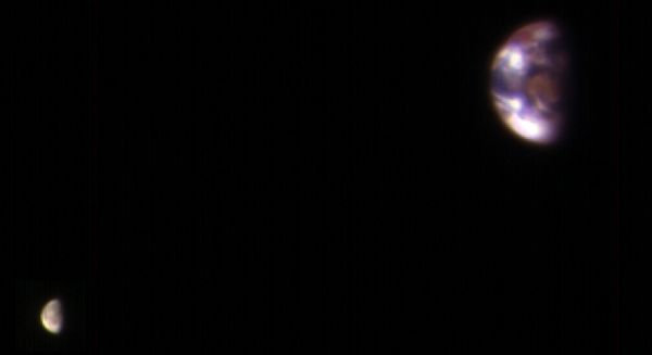 Earth and Its Moon, as Seen From Mars orbit - Sputnik International
