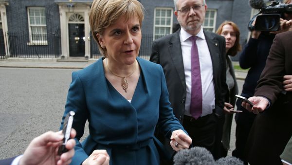 Scottish First Minister Nicola Sturgeon gestures as she speaks to members of the media outside 10 Downing Street in central London on October 24, 2016 after holding talks with British Prime Minister Theresa May and the first ministers of Wales and Northern Ireland on the government's Brexit plans. Sturgeon, leader of the secessionist Scottish National Party, - Sputnik International