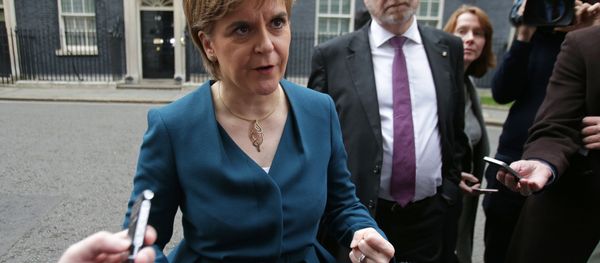 Scottish First Minister Nicola Sturgeon gestures as she speaks to members of the media outside 10 Downing Street in central London on October 24, 2016 after holding talks with British Prime Minister Theresa May and the first ministers of Wales and Northern Ireland on the government's Brexit plans. Sturgeon, leader of the secessionist Scottish National Party, Scottish First Minister Nicola Sturgeon gestures as she speaks to members of the media outside 10 Downing Street in central London on October 24, 2016 after holding talks with British Prime Minister Theresa May and the first ministers of Wales and Northern Ireland on the government's Brexit plans. Sturgeon, leader of the secessionist Scottish National Party, - Sputnik International