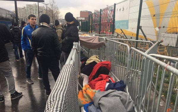 Devant le Centre Humanitaire de Paris - Sputnik International