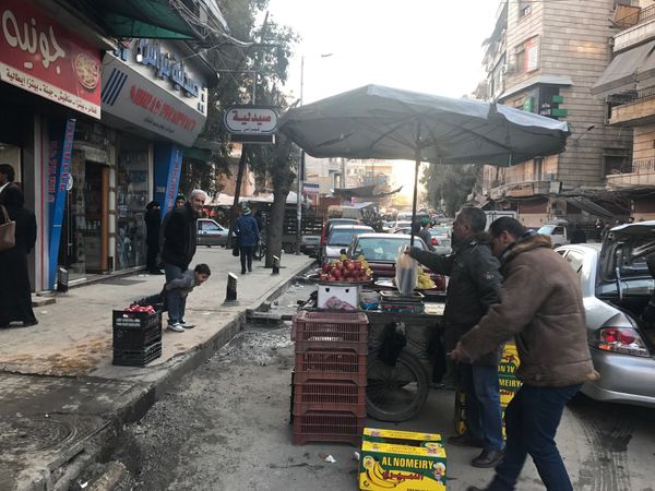 Citizens in Midan district in Aleppo, Syria - Sputnik International