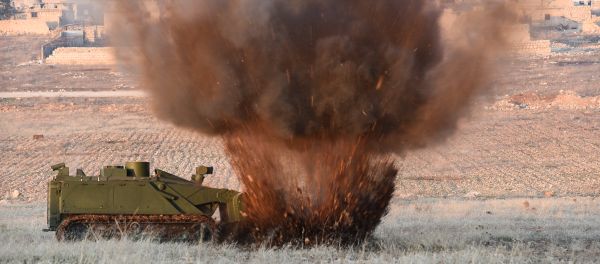 Russian military EOD specialists continue the demining operation in eastern Aleppo, Syria. - Sputnik International