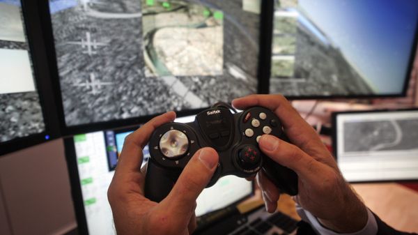 A control system for unmanned drones at the Farnborough aerospace show. - Sputnik International