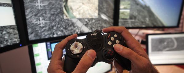 A control system for unmanned drones, at the Farnborough aerospace show A control system for unmanned drones, at the Farnborough aerospace show - Sputnik International