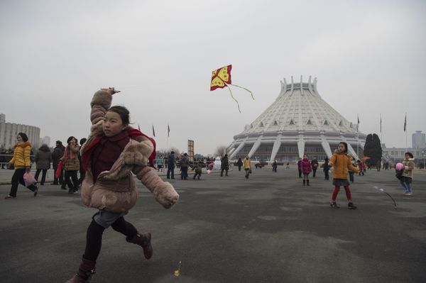 This is What Life Looks Like in DPRK During New Year Holidays and Work Days - Sputnik International
