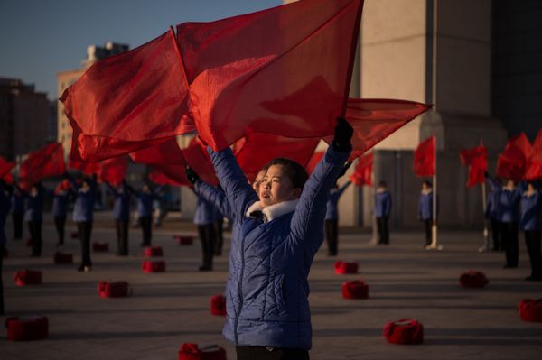This is What Life Looks Like in DPRK During New Year Holidays and Work Days - Sputnik International