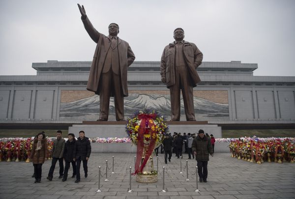 This is What Life Looks Like in DPRK During New Year Holidays and Work Days - Sputnik International