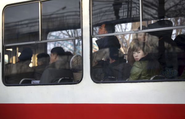 This is What Life Looks Like in DPRK During New Year Holidays and Work Days - Sputnik International