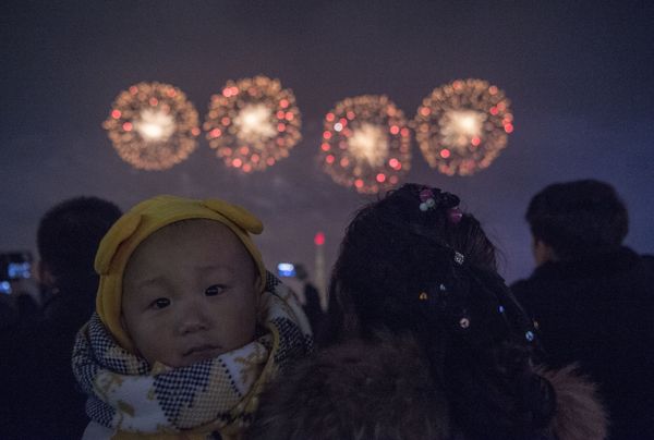 This is What Life Looks Like in DPRK During New Year Holidays and Work Days - Sputnik International