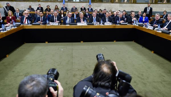 Turkish Cypriot leader Mustafa Akinci, UN Secretary-General Antonio Guterres and Cypriot President Nicos Anastasiades attend the Cyprus reunification talks at the United Nations in Geneva, Switzerland, January 12, 2017. - Sputnik International