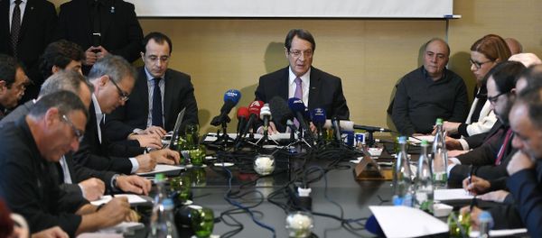 Greek Cypriot President Nicos Anastasiades (C) gives a press conference following UN-sponsored Cyprus peace talks on January 13, 2017 in Geneva Greek Cypriot President Nicos Anastasiades (C) gives a press conference following UN-sponsored Cyprus peace talks on January 13, 2017 in Geneva - Sputnik International