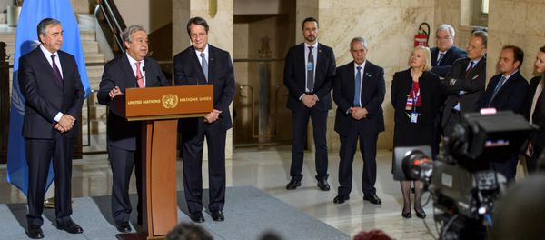 United Nations Secretary General Antonio Guterres speaks with Greek Cypriot President Nicos Anastasiades and Turkish Cypriot leader Mustafa Akinci, at a news conference after the Conference on Cyprus Peace Talks, at the European headquarters of the United Nations in Geneva, Switzerland, January 12, 2017 - Sputnik International