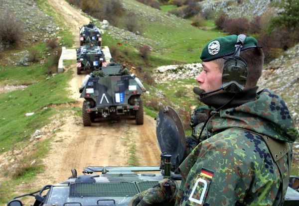 Bundeswehr troops operating as part of a NATO mission Bosnia, 2001. - Sputnik International