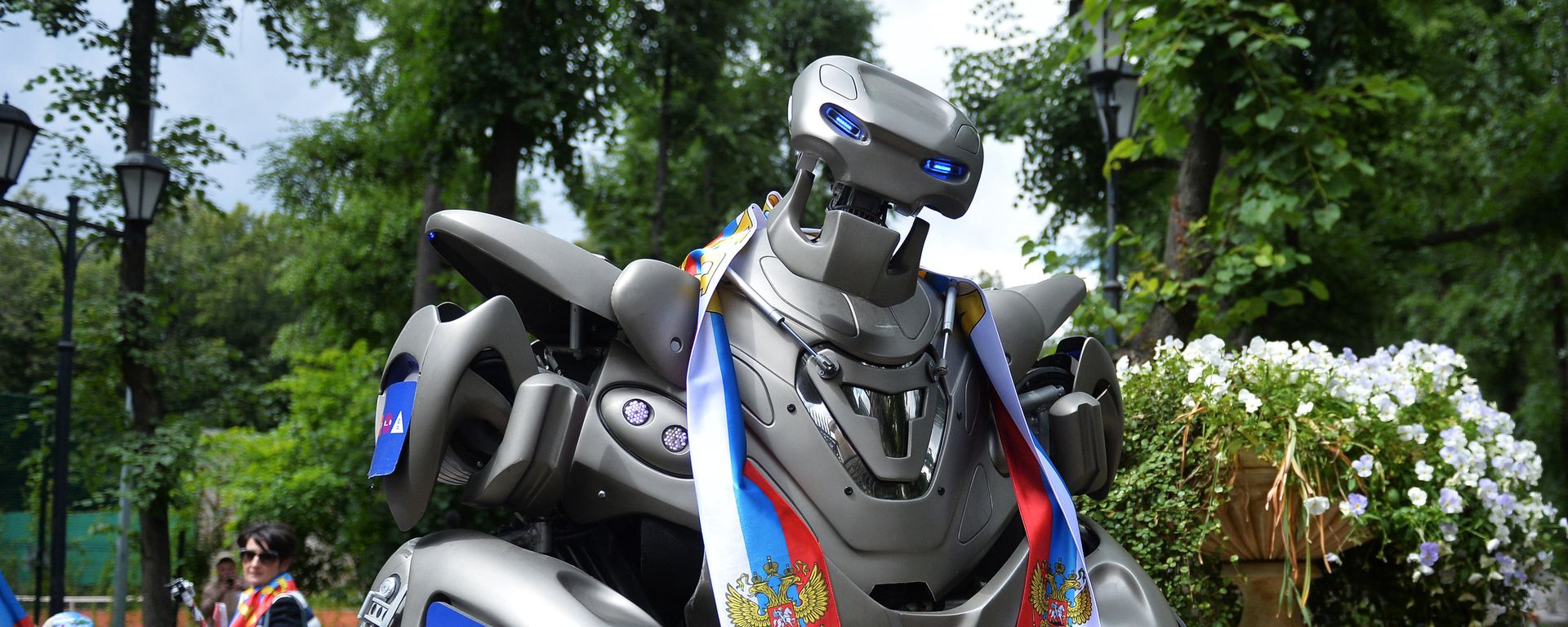 Robot Titan supports Russian football team - Sputnik International, 1920, 30.04.2025