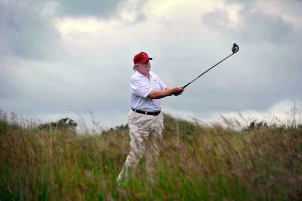 Scottish Brewer Starts Petition to Rename Airport Near Trump’s Golf Course After Biden Scottish Brewer Starts Petition to Rename Airport Near Trump’s Golf Course After Biden - Sputnik International