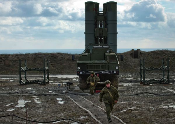 'Triumf' and Glory: Russia's Advanced S-400 Regiment Enters Service in Crimea - Sputnik International
