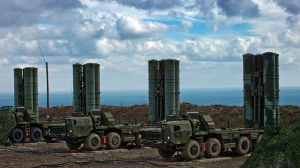 S-400 regiment enters on duty in Crimea - Sputnik International