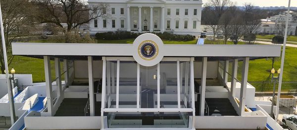 Reviewing stand on Pennsylvania Avenue in front of the White House for 2017 Presidential inauguration. Reviewing stand on Pennsylvania Avenue in front of the White House for 2017 Presidential inauguration. - Sputnik International