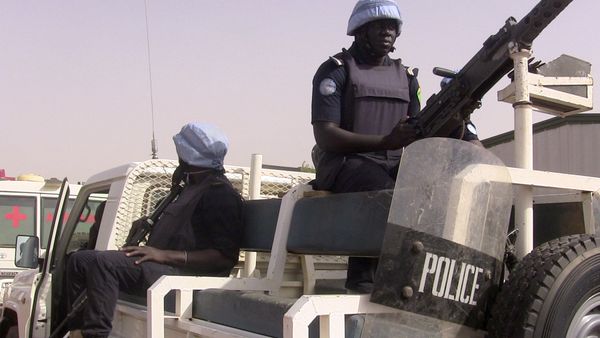 Malian police patrol with German UN mission in Mali (MINUSMA) peacekeping forces on May 18, 2016 in Gao, northern mali - Sputnik International