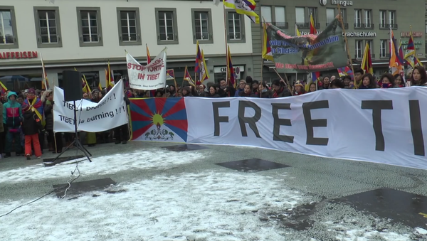 Tibet protesters detained in Swiss capital during Xi Jinping visit Tibet protesters detained in Swiss capital during Xi Jinping visit - Sputnik International