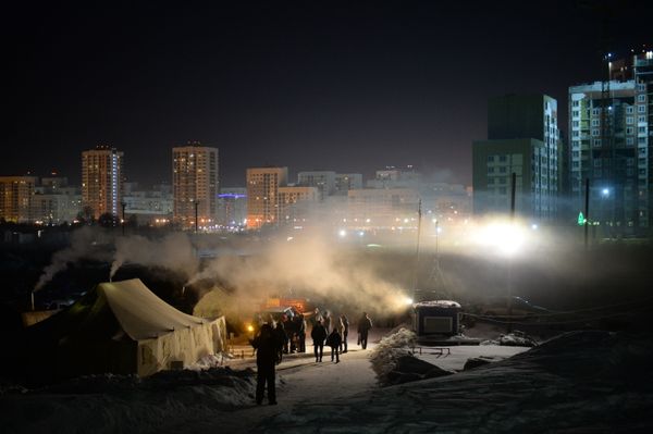 Cold Hands, Warm Hearts: Russians Brave the Cold to Celebrate Orthodox Epiphany Cold Hands, Warm Hearts: Russians Brave the Cold to Celebrate Orthodox Epiphany - Sputnik International