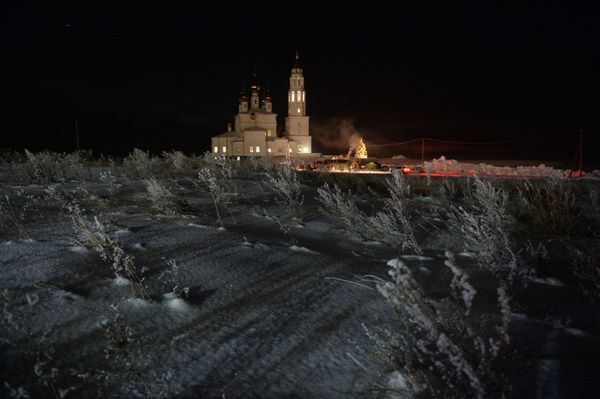 Cold Hands, Warm Hearts: Russians Brave the Cold to Celebrate Orthodox Epiphany Cold Hands, Warm Hearts: Russians Brave the Cold to Celebrate Orthodox Epiphany - Sputnik International