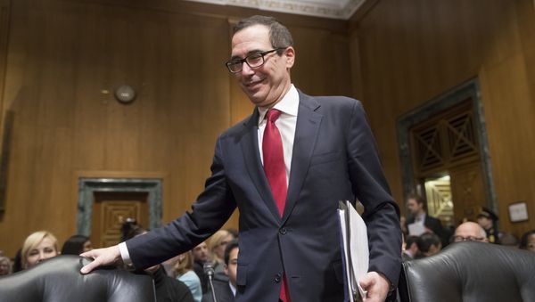 Treasury Secretary-designate Steven Mnuchin arrives on Capitol Hill in Washington, Thursday, Jan. 19, 2017, to testify at his confirmation hearing before the Senate Finance Committee - Sputnik International