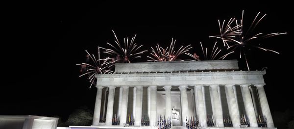 Fireworks at a pre-Inaugural Make America Great Again! Welcome Celebration at the Lincoln Memorial - Sputnik International