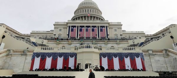 Workers prepare for the inauguration of US President-Elect Donald Trump at the U.S. Capitol in Washington, DC, US, January 19, 2017. Workers prepare for the inauguration of US President-Elect Donald Trump at the U.S. Capitol in Washington, DC, US, January 19, 2017. - Sputnik International
