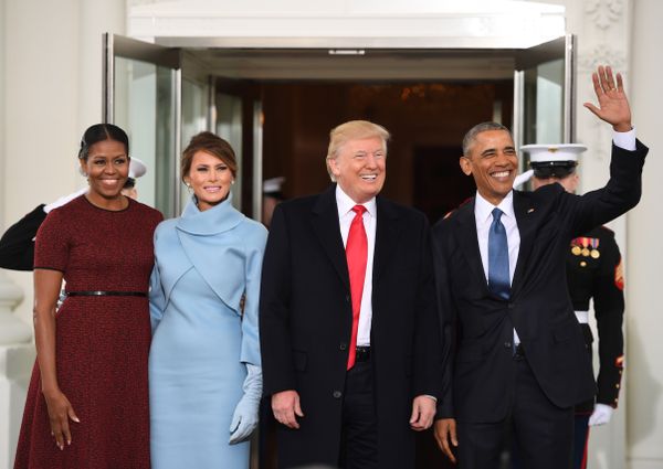 US President Barack Obama(R) and First Lady Michelle Obama(L) welcome Preisdent-elect Donald Trump(2nd-R) and his wife Melania to the White House in Washington, DC January 20, 2017 - Sputnik International