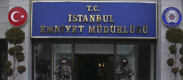 Turkish police officers stand guard at Istanbul Police Department (File) - Sputnik International